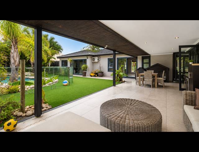 4 BEDROOM FREESTANDING FOR SALE IN FLAMINGO VLEI